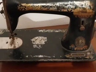 Máquina de coser Singer antigua