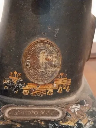 Máquina de coser Singer antigua