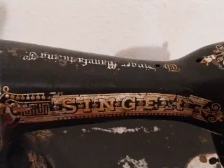 Máquina de coser Singer antigua