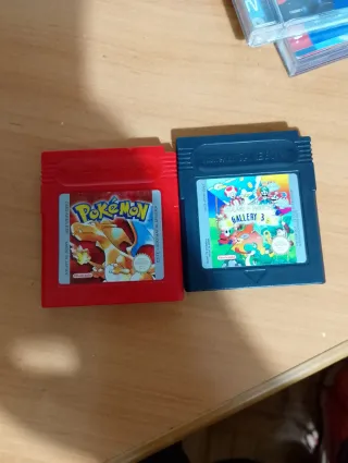 Nintendo Game Boy + Pokémon Rojo