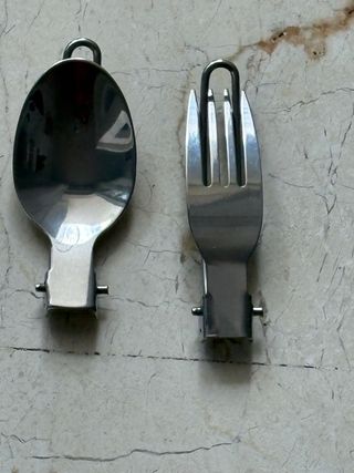 Cubierto de metal para llevar (cuchara y tenedor)