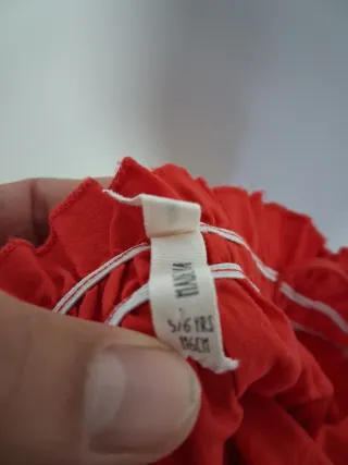 Vestido rojo bordado