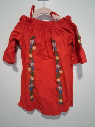 Vestido rojo bordado