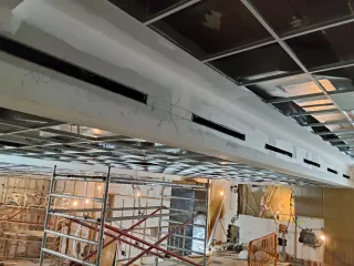 Montaje de conductos de fibra de vidrio