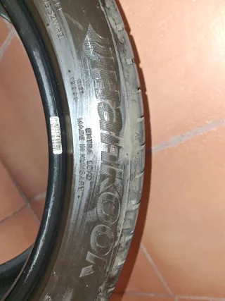 Neumático Hankook 215/45 R18 93W