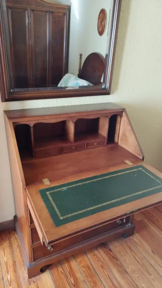 Armario. cama de de 105.secreter y mesita