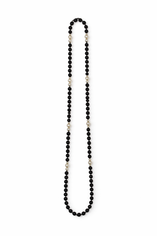 Collar de ágata negro y perlas