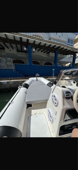 Semirrígida Zodiac Open