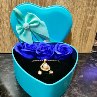 Cajita Corazón Roja con Joyas