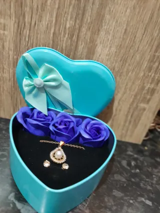 Cajita Corazón Roja con Joyas