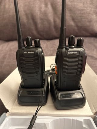 BAOFENG Walkie Talkies (2 unidades)
