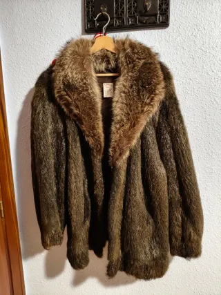 Chaquetón de piel marrón