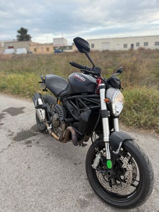 Ducati Monster 821 Dark Negra Manual Gasolina