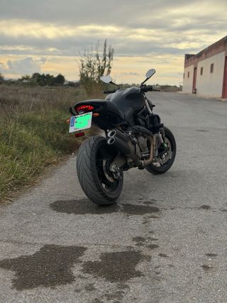 Ducati Monster 821 Dark Negra Manual Gasolina