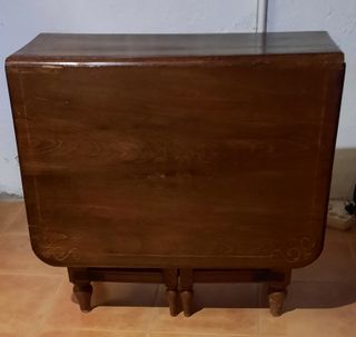 Mesa de alas antigua.