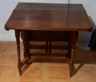 Mesa de alas antigua.