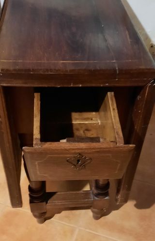 Mesa de alas antigua.