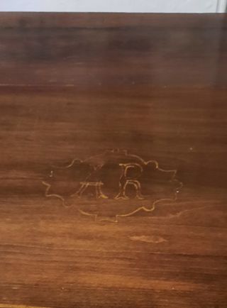 Mesa de alas antigua.