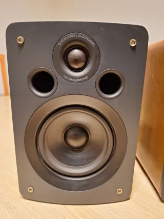 Q-acoustics altavoces monitor (sonido muy real).