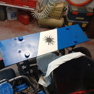 Kart de Competición Azul con Ala Trasera