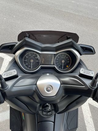 Vendo Yamaha XMAX 125 Negra año 2022