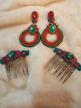 Complementos flamenca pendientes y peinetas