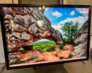 Surface Studio + Caja + Surface Pen