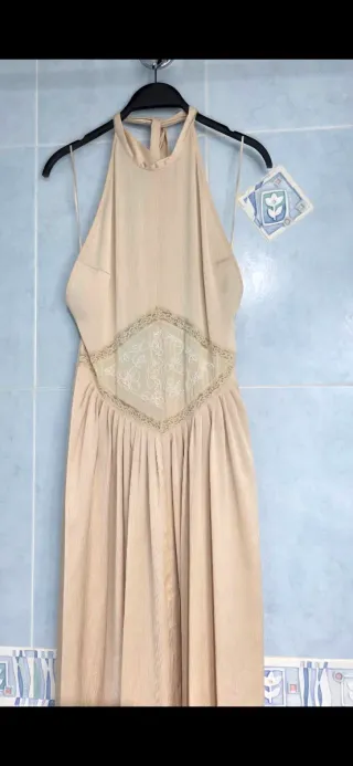 Vestido Midi bordado Talla M zara