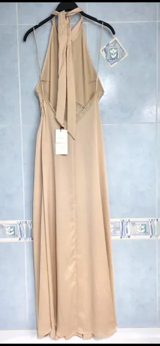 Vestido Midi bordado Talla M zara