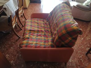 Sillón cama en buen estado.