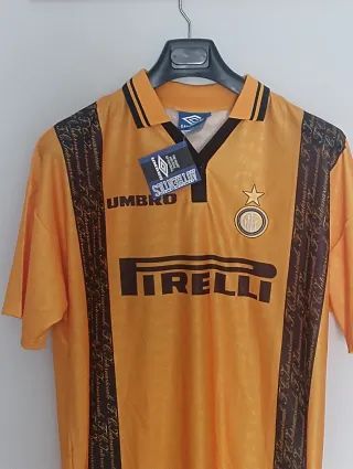 Camiseta Ínter de Milán retro. N°9. Talla XL