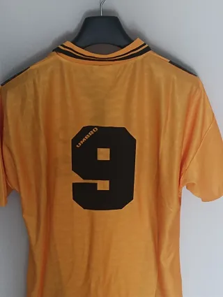 Camiseta Ínter de Milán retro. N°9. Talla XL