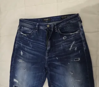 Pantalón vaquero Guess azul desgastado
