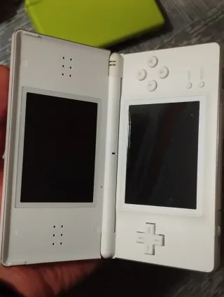 Nintendo DS Lite