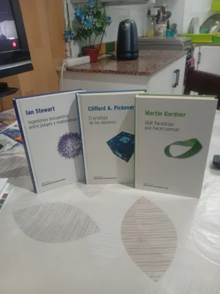 Lote de 3 libros: Biblioteca Desafios Matemáticos.