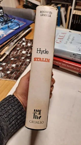 Stalin H. Montgomery Hyde (Spanish Language Book)