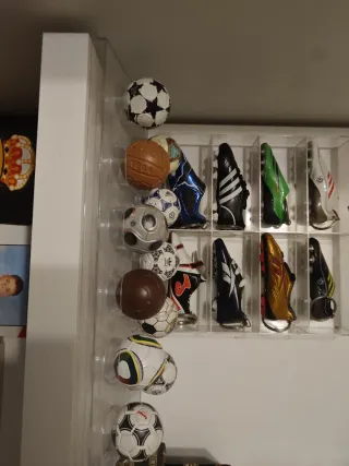 Botas y balones de fútbol Real Madrid