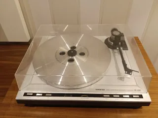 Gira-discos Onkyo CP-1130F DD Automático