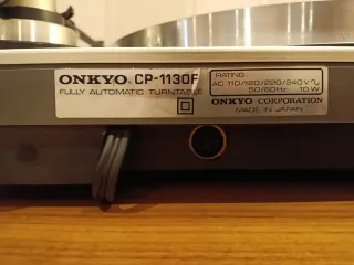 Gira-discos Onkyo CP-1130F DD Automático