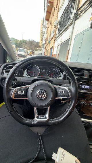 Volkswagen Golf R-line