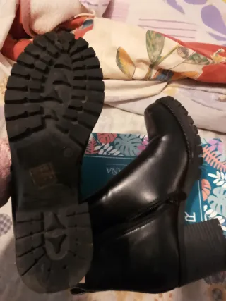 Botines negros mujer