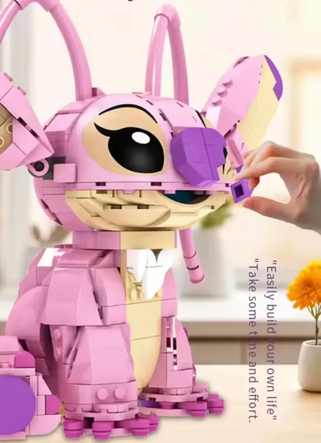 Ángela, Lilo y Stitch Juguete de Construcción