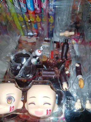 Manga Hanako-kun y nendoroid