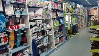 Estanterías perimetráles de pared para tiendas