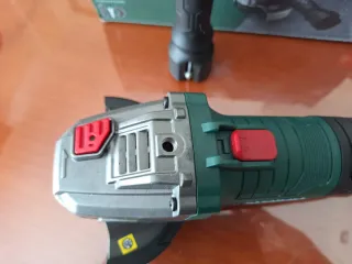 Amoladora Angular 750W con Accesorios