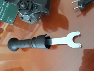 Amoladora Angular 750W con Accesorios