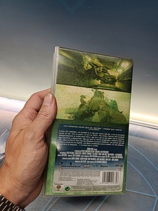 Película en VHS + DVD del clásico de ciencia ficción Matrix