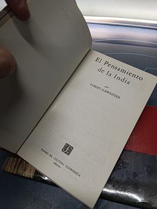 2 libros, PASAJE A LA INDIA - E.M. FORSTER + el pensamiento de la india