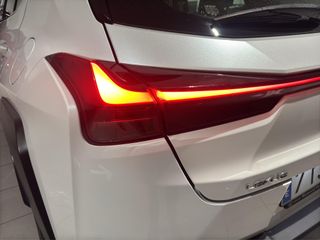 LEXUS UX 2.0 250H BUSINESS AUTO 184 5P