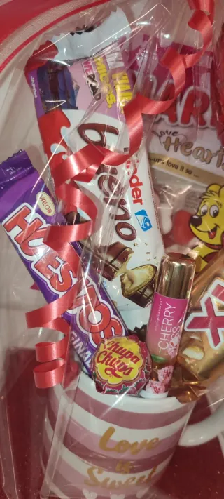 Taza San Valentín con Globo y Chocolates